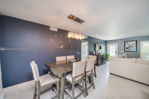 Снять в аренду виллу или дом в Холливуд, Флорида 4 спальни, 161м2, № 1969637 - фото 5