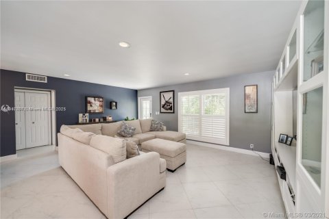 Снять в аренду виллу или дом в Холливуд, Флорида 4 спальни, 161м2, № 1969637 - фото 10