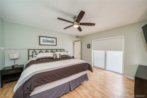 Снять в аренду виллу или дом в Холливуд, Флорида 4 спальни, 161м2, № 1969637 - фото 14