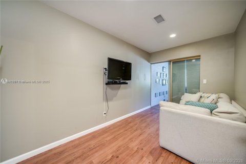 Снять в аренду виллу или дом в Холливуд, Флорида 4 спальни, 161м2, № 1969637 - фото 30