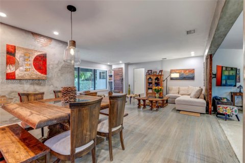 Casa en venta en Miami, Florida, 4 dormitorios, 201.69 m2 № 2008124 - foto 14