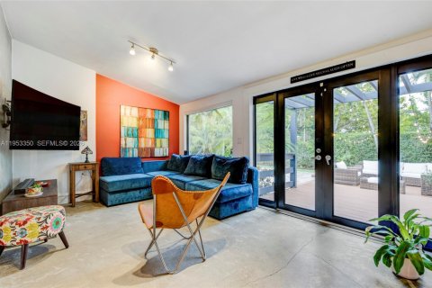 Casa en venta en Miami, Florida, 4 dormitorios, 201.69 m2 № 2008124 - foto 10