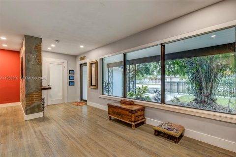 Casa en venta en Miami, Florida, 4 dormitorios, 201.69 m2 № 2008124 - foto 15