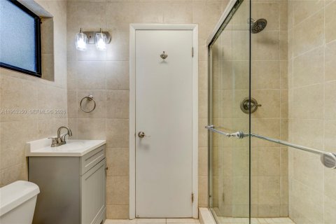 Casa en venta en Miami, Florida, 4 dormitorios, 201.69 m2 № 2008124 - foto 23