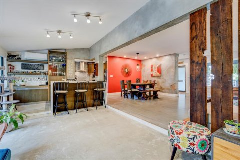 Casa en venta en Miami, Florida, 4 dormitorios, 201.69 m2 № 2008124 - foto 9