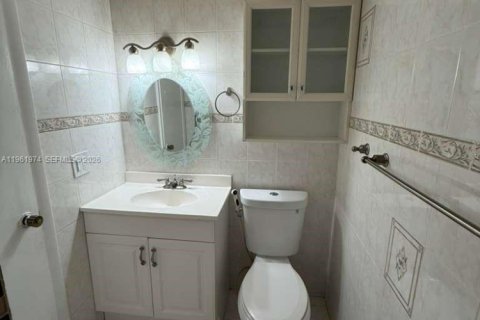 Copropriété à louer à Miami, Floride: 2 chambres, 72.65 m2 № 2023856 - photo 14