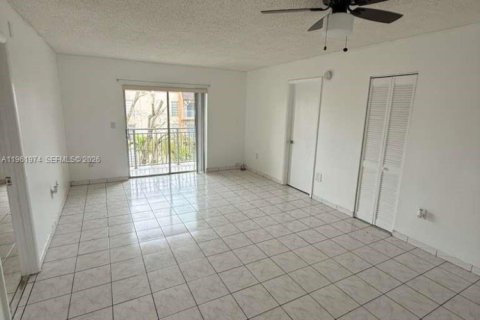 Copropriété à louer à Miami, Floride: 2 chambres, 72.65 m2 № 2023856 - photo 5