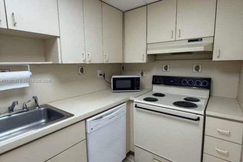 Copropriété à louer à Miami, Floride: 2 chambres, 72.65 m2 № 2023856 - photo 10