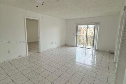 Copropriété à louer à Miami, Floride: 2 chambres, 72.65 m2 № 2023856 - photo 7