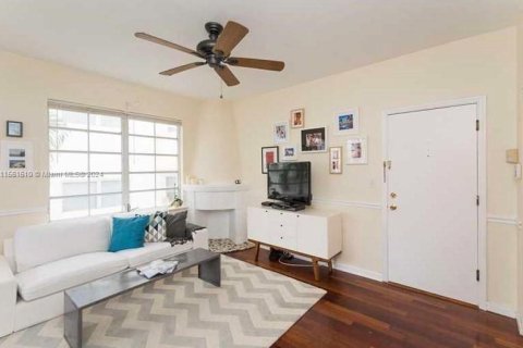 Copropriété à vendre à Miami Beach, Floride: 1 chambre, 54.81 m2 № 1860104 - photo 7
