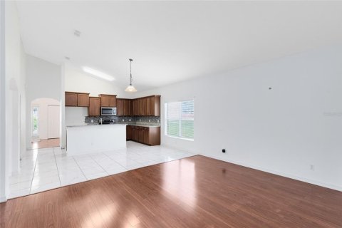 House in Orlando, Florida 4 bedrooms, 218.23 sq.m. № 1916762 - photo 12
