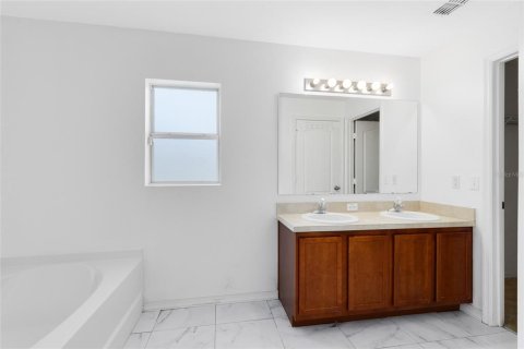 House in Orlando, Florida 4 bedrooms, 218.23 sq.m. № 1916762 - photo 18