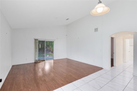 House in Orlando, Florida 4 bedrooms, 218.23 sq.m. № 1916762 - photo 13