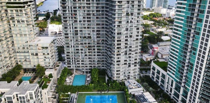 Condo in Miami, Florida, 1 bedroom  № 2041242
