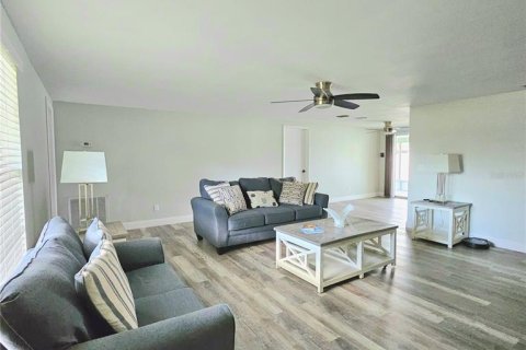 Casa en venta en Apollo Beach, Florida, 3 dormitorios, 127.28 m2 № 1784963 - foto 5