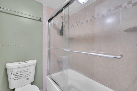 Condominio en venta en Coral Springs, Florida, 2 dormitorios, 91.97 m2 № 1813923 - foto 19
