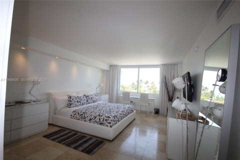 Copropriété à louer à Miami Beach, Floride: 2 chambres, 126.35 m2 № 2174425 - photo 15