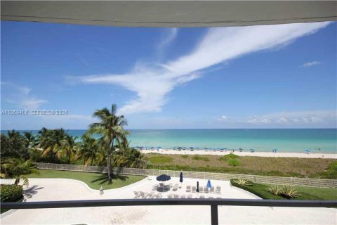 Condo à Miami Beach, Floride, 2 chambres  № 2174425