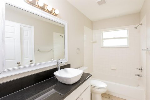 Villa ou maison à vendre à Valrico, Floride: 4 chambres, 202.9 m2 № 2266650 - photo 8