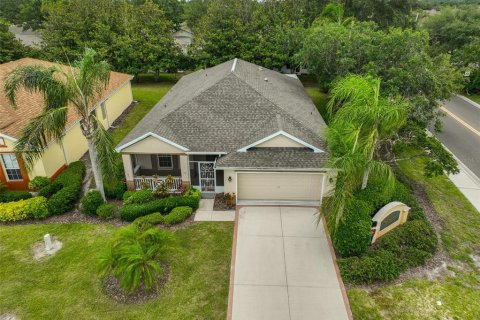 House in Sun City Center, Florida 2 bedrooms, 184.78 sq.m. № 1760262 - photo 1