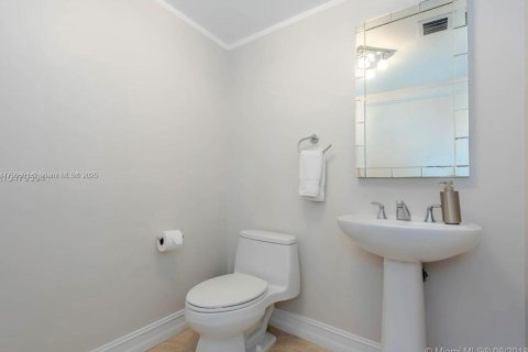 Copropriété à louer à Sunny Isles Beach, Floride: 2 chambres, 148.83 m2 № 1684220 - photo 25