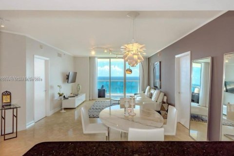 Copropriété à louer à Sunny Isles Beach, Floride: 2 chambres, 148.83 m2 № 1684220 - photo 3