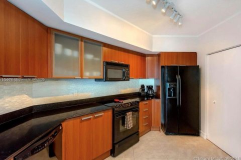 Copropriété à louer à Sunny Isles Beach, Floride: 2 chambres, 148.83 m2 № 1684220 - photo 20