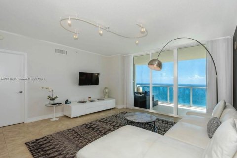 Copropriété à louer à Sunny Isles Beach, Floride: 2 chambres, 148.83 m2 № 1684220 - photo 15