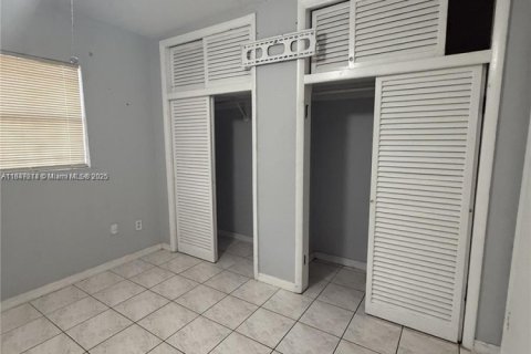 Condo in Miami, Florida, 2 bedrooms  № 1847706 - photo 7