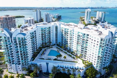 Condo in North Bay Village, Florida, 2 bedrooms  № 1726823 - photo 17