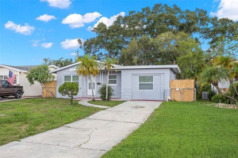 Villa ou maison à vendre à Saint Petersburg, Floride: 4 chambres, 116.03 m2 № 2302774 - photo 2