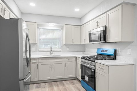Villa ou maison à vendre à Saint Petersburg, Floride: 4 chambres, 116.03 m2 № 2302774 - photo 8
