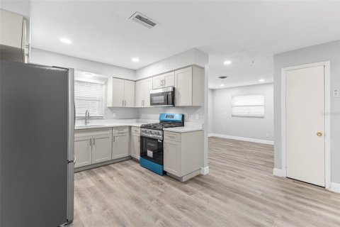 Villa ou maison à vendre à Saint Petersburg, Floride: 4 chambres, 116.03 m2 № 2302774 - photo 7