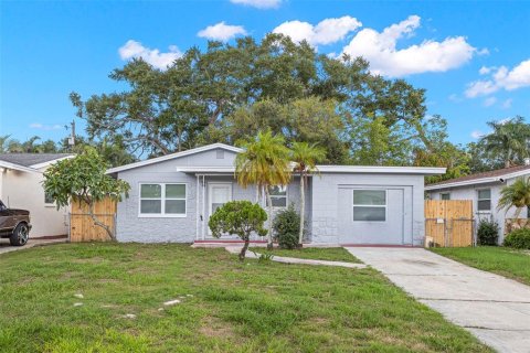 Villa ou maison à Saint Petersburg, Floride 4 chambres, 116.03 m2 № 2302774