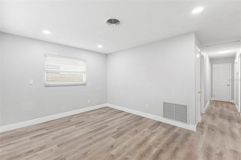 Villa ou maison à vendre à Saint Petersburg, Floride: 4 chambres, 116.03 m2 № 2302774 - photo 4