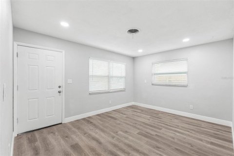 Villa ou maison à vendre à Saint Petersburg, Floride: 4 chambres, 116.03 m2 № 2302774 - photo 3