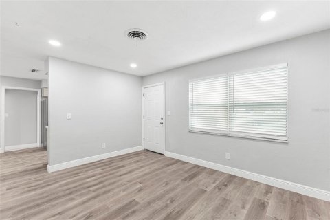 Villa ou maison à vendre à Saint Petersburg, Floride: 4 chambres, 116.03 m2 № 2302774 - photo 6