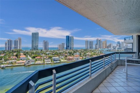 Copropriété à vendre à Aventura, Floride: 2 chambres, 126.81 m2 № 1845949 - photo 8