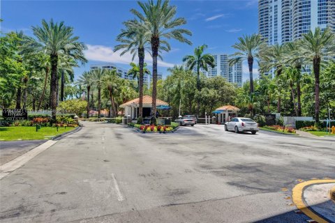 Copropriété à vendre à Aventura, Floride: 2 chambres, 126.81 m2 № 1845949 - photo 9
