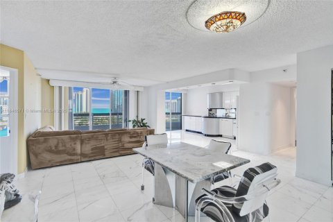 Copropriété à vendre à Aventura, Floride: 2 chambres, 126.81 m2 № 1845949 - photo 13