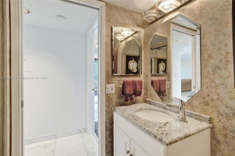 Copropriété à vendre à Aventura, Floride: 2 chambres, 126.81 m2 № 1845949 - photo 23