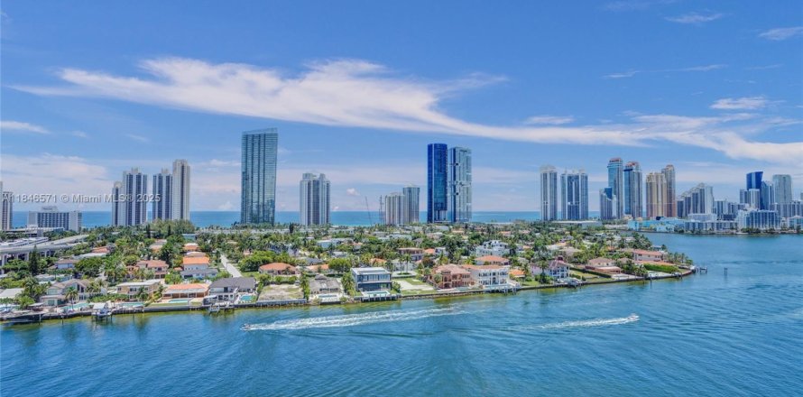 Condo à Aventura, Floride, 2 chambres  № 1845949