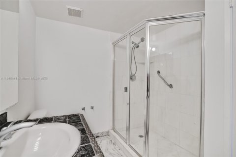 Copropriété à vendre à Aventura, Floride: 2 chambres, 126.81 m2 № 1845949 - photo 28