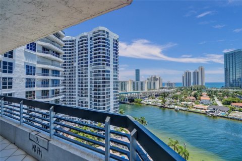 Copropriété à vendre à Aventura, Floride: 2 chambres, 126.81 m2 № 1845949 - photo 6