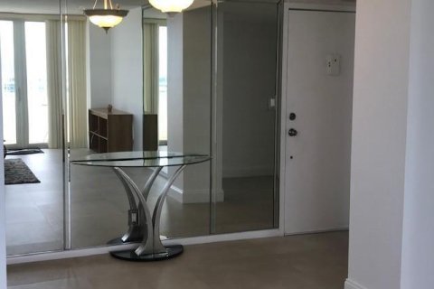 Copropriété à louer à Pompano Beach, Floride: 2 chambres, 92.9 m2 № 2252725 - photo 2