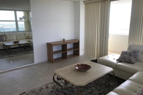 Copropriété à louer à Pompano Beach, Floride: 2 chambres, 92.9 m2 № 2252725 - photo 5