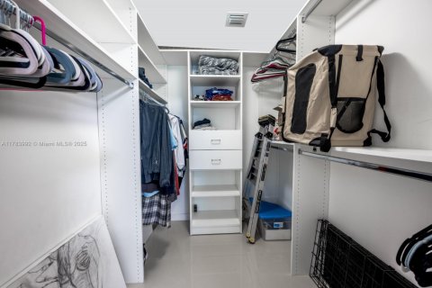 Condo in Miami, Florida, 2 bedrooms  № 1711323 - photo 24