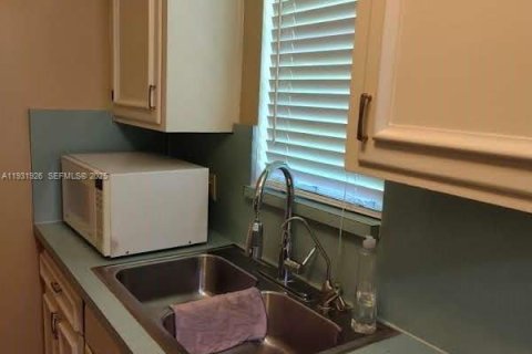 Casa en venta en Jacksonville, Florida, 2 dormitorios № 1991338 - foto 8