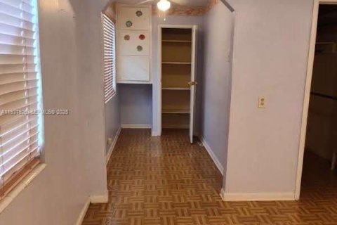 Casa en venta en Jacksonville, Florida, 2 dormitorios № 1991338 - foto 14