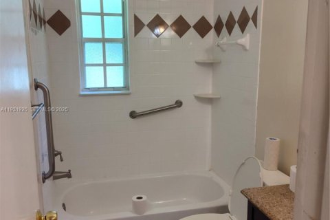 Casa en venta en Jacksonville, Florida, 2 dormitorios № 1991338 - foto 19